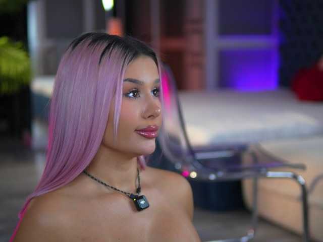 EvaZane live cam preview