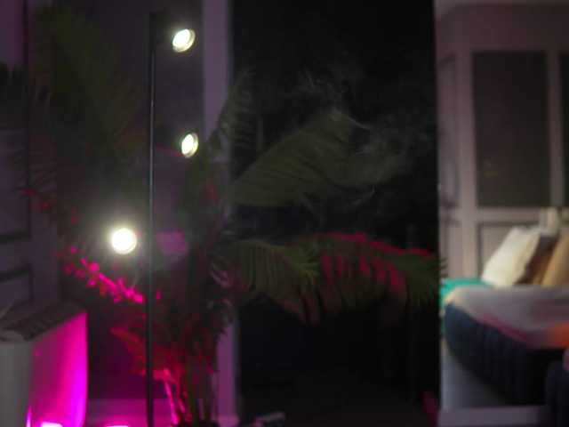 EvaZane live cam preview