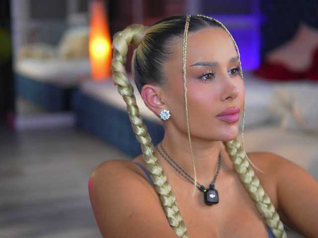 EvaZane, en directo ahora en BongaCams