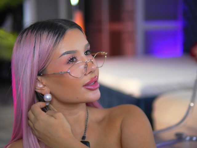 Evazane live cam