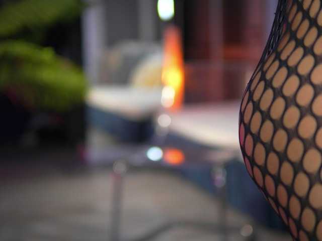 Evazane live cam