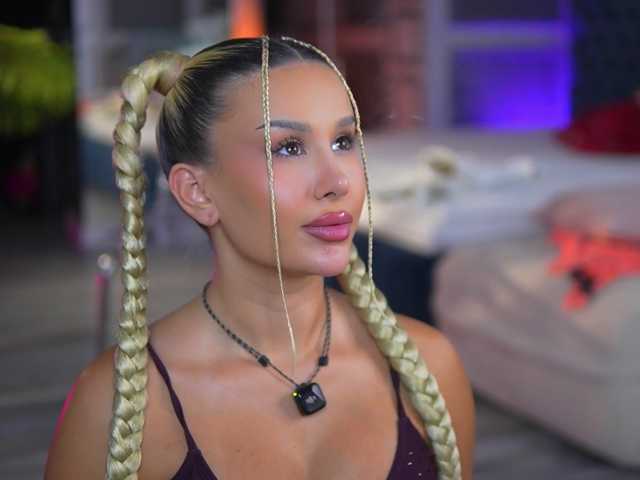 EvaZane, en directo ahora en BongaCams