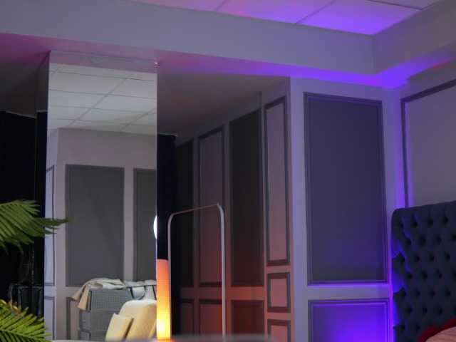 Evazane live cam