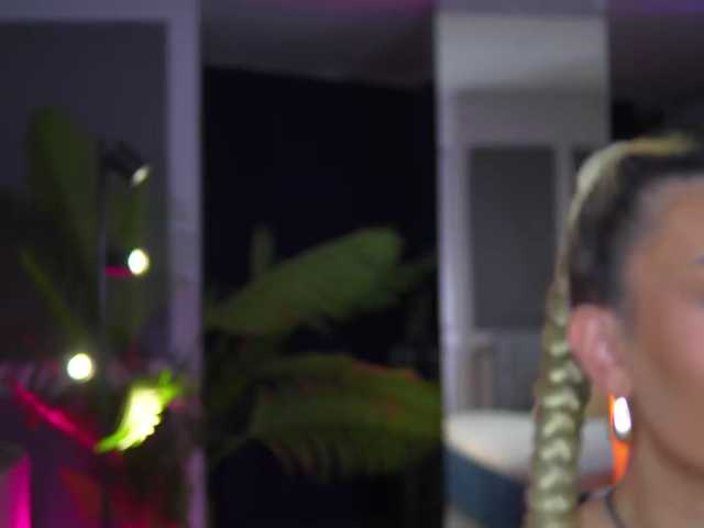 EvaZane, live now on BongaCams