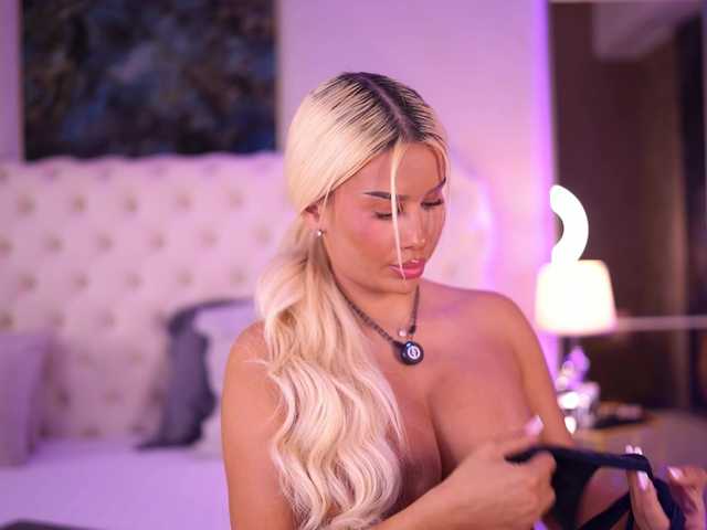 EvaZane live cam on BongaCams