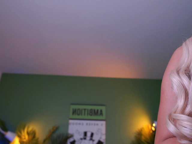 EvaZane's BongaCams show and profile