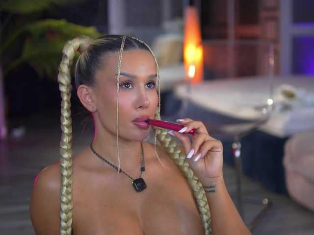 EvaZane, en vivo ahora en BongaCams