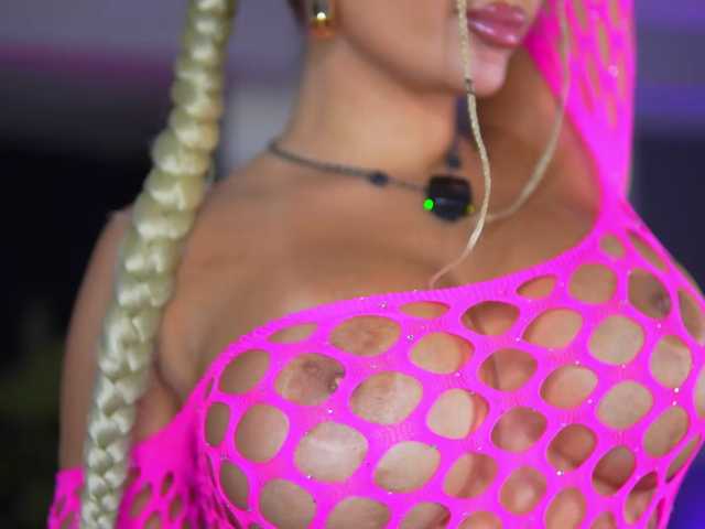 EvaZane, en directo ahora en BongaCams