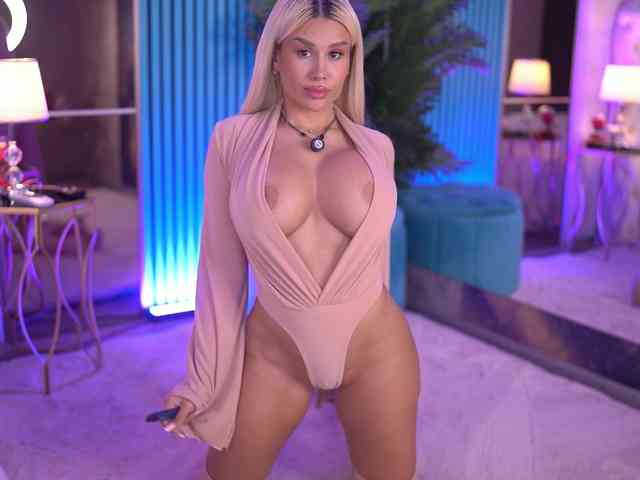EvaZane Live Webcam on BongaCams