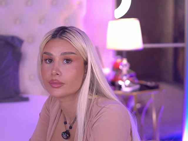 EvaZane Live Webcam on BongaCams