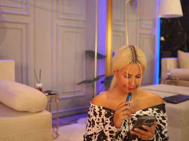 EvaZane webcam
