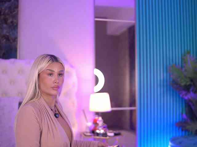 EvaZane Live Webcam on BongaCams