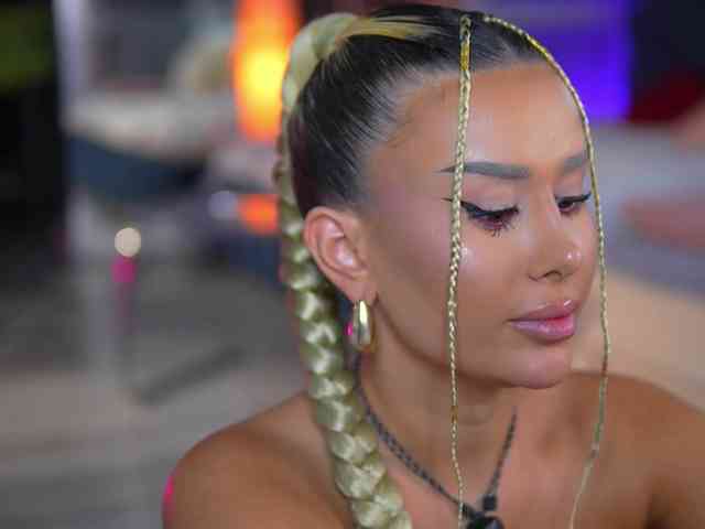 EvaZane Live Webcam on BongaCams