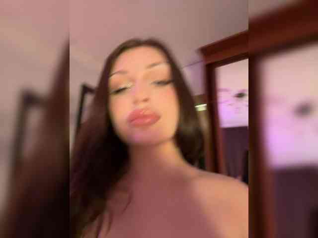 هذا النموذج مباشر الآن. lustful-angels