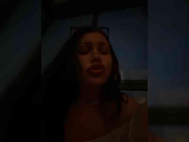 Modelo: Iiiillllyyyy
