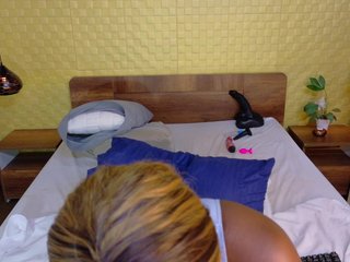 curvynaomhy's Live Webcam