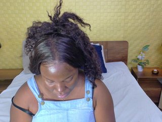 curvynaomhy's Live Webcam