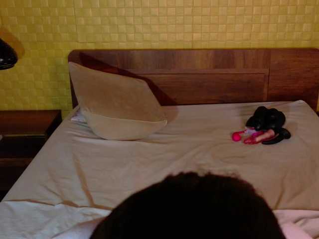curvynaomhy live cam on BongaCams