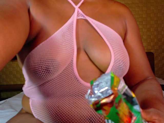 curvynaomhy live webcam show