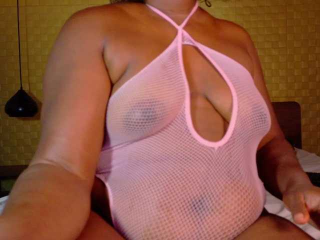 curvynaomhy live webcam show