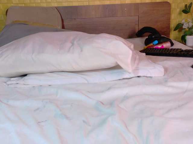 curvynaomhy live cam on BongaCams