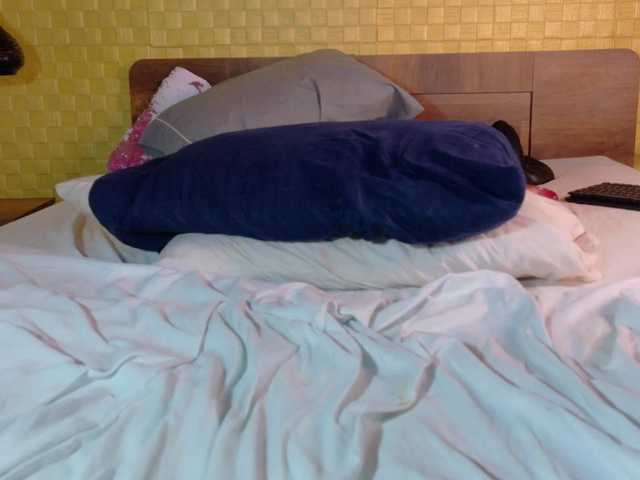 curvynaomhy live cam on BongaCams