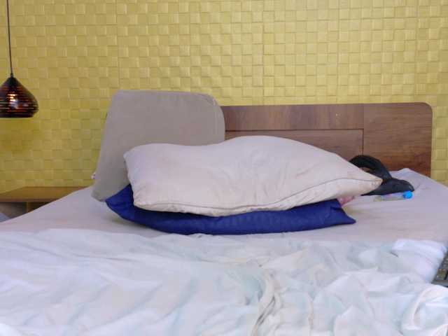 curvynaomhy live cam on BongaCams