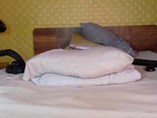 curvynaomhy live cam on BongaCams