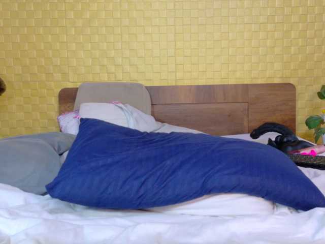 curvynaomhy live cam on BongaCams