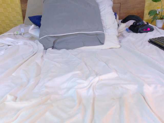 curvynaomhy live cam on BongaCams