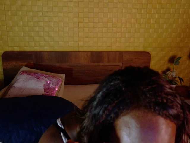 curvynaomhy live cam on BongaCams