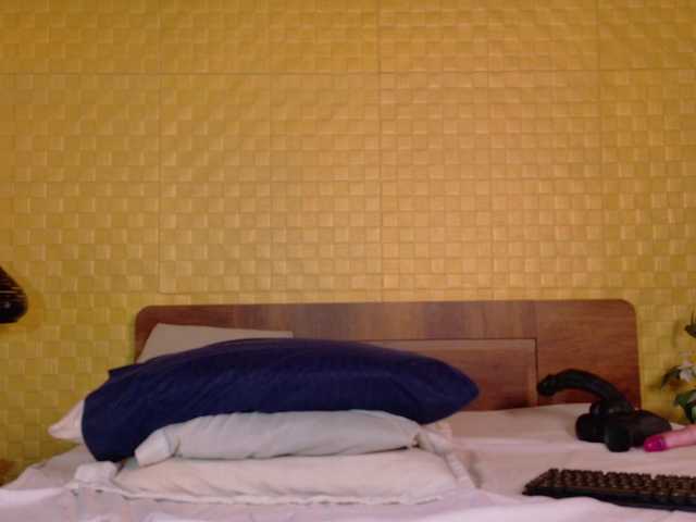 curvynaomhy live cam on BongaCams