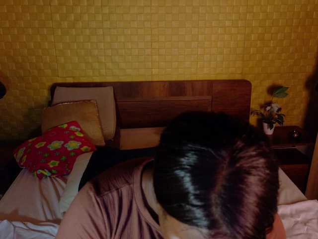 curvynaomhy live cam on BongaCams
