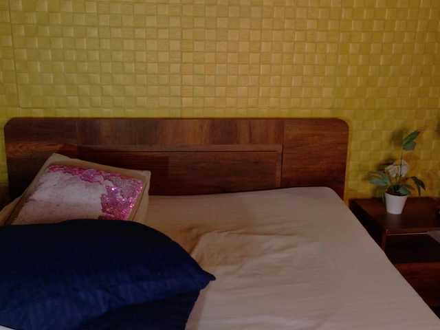 curvynaomhy live cam on BongaCams