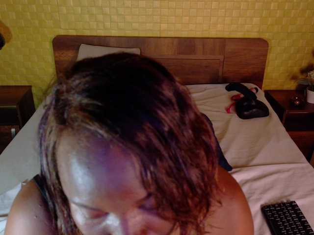curvynaomhy live webcam show