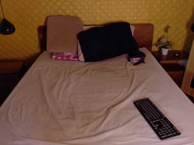 curvynaomhy live cam on BongaCams