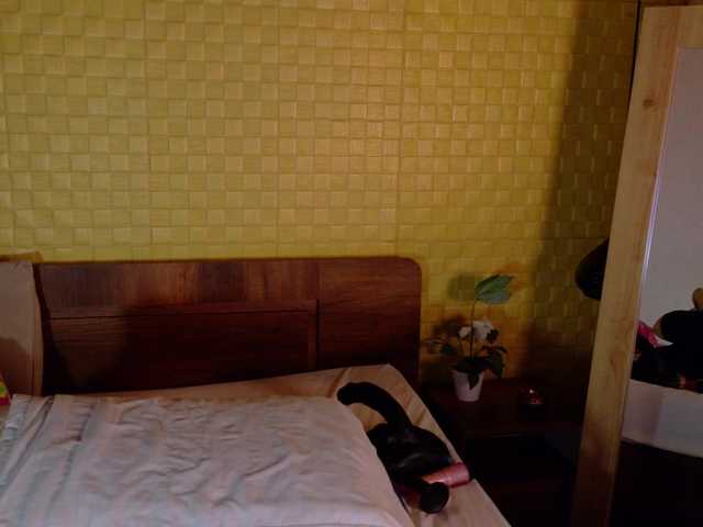curvynaomhy live cam on BongaCams