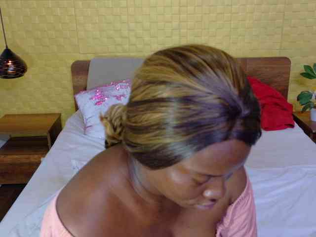 curvynaomhy webcam