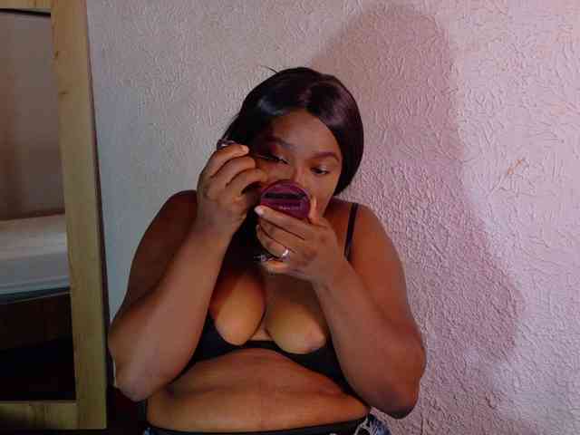 curvynaomhy webcam