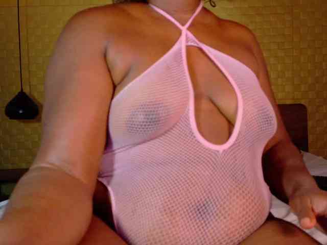 curvynaomhy webcam