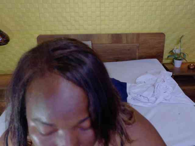 curvynaomhy webcam