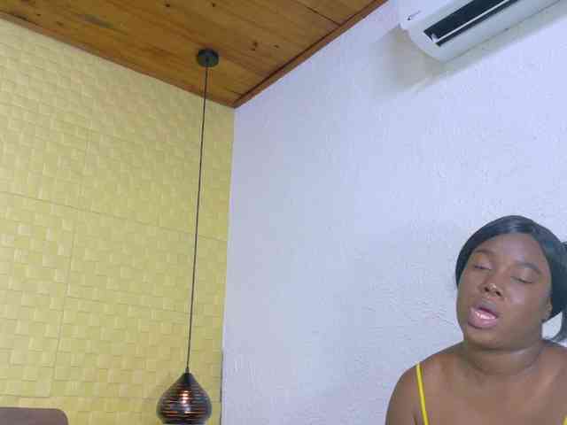 curvynaomhy webcam