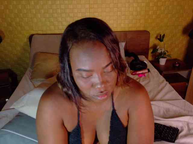 curvynaomhy Live Webcam on BongaCams