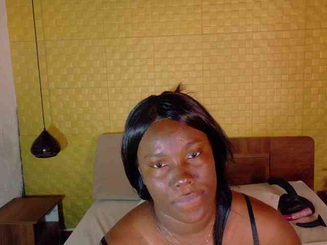 curvynaomhy webcam