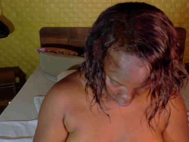 curvynaomhy webcam