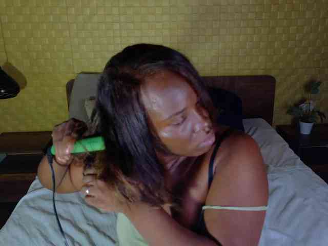 curvynaomhy webcam