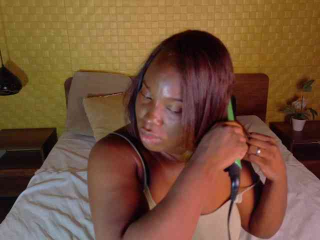 curvynaomhy webcam