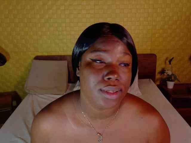 Modelo: curvynaomhy