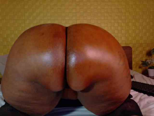 curvynaomhy webcam