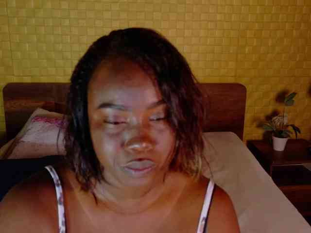 curvynaomhy webcam